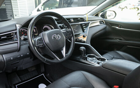 Toyota Camry, 2018 год, 2 398 000 рублей, 5 фотография