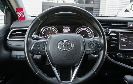Toyota Camry, 2018 год, 2 398 000 рублей, 2 фотография