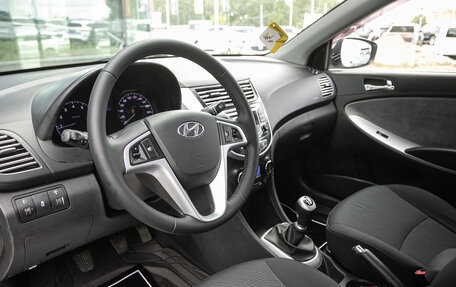 Hyundai Solaris II рестайлинг, 2011 год, 725 000 рублей, 13 фотография