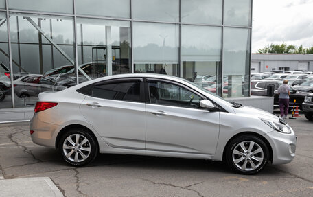 Hyundai Solaris II рестайлинг, 2011 год, 725 000 рублей, 19 фотография
