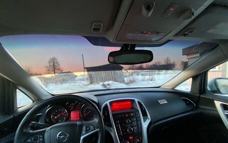Opel Astra J, 2011 год, 700 000 рублей, 2 фотография