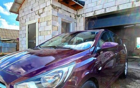 Hyundai Solaris II рестайлинг, 2012 год, 500 000 рублей, 2 фотография