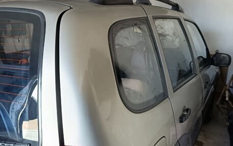 Chevrolet Niva I рестайлинг, 2012 год, 650 000 рублей, 3 фотография