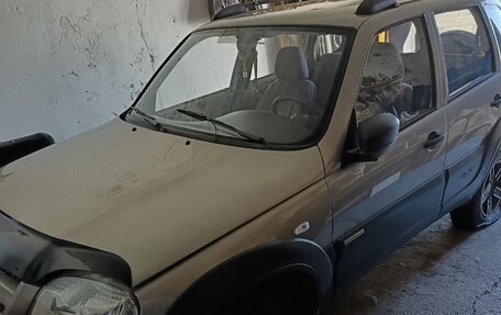 Chevrolet Niva I рестайлинг, 2012 год, 650 000 рублей, 5 фотография