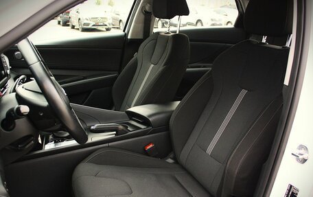 Hyundai Elantra, 2021 год, 2 048 000 рублей, 13 фотография