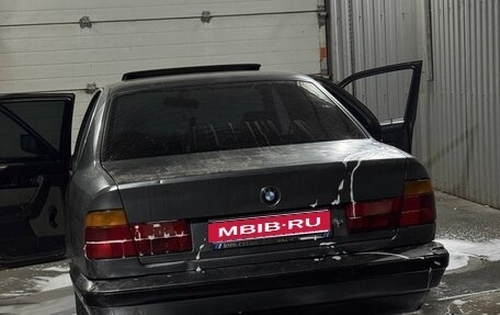 BMW 5 серия, 1989 год, 200 000 рублей, 1 фотография