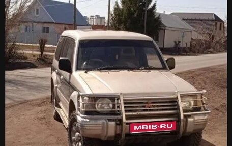 Mitsubishi Pajero III рестайлинг, 1993 год, 570 000 рублей, 1 фотография