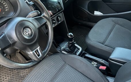 Volkswagen Polo VI (EU Market), 2011 год, 300 000 рублей, 10 фотография