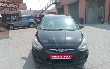 Hyundai Solaris II рестайлинг, 2013 год, 690 000 рублей, 3 фотография