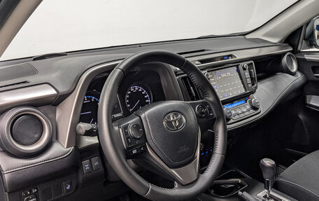 Toyota RAV4, 2017 год, 1 980 000 рублей, 15 фотография
