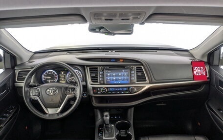 Toyota Highlander III, 2014 год, 2 990 000 рублей, 14 фотография