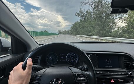 Hyundai Elantra VI рестайлинг, 2019 год, 1 570 000 рублей, 8 фотография