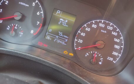 Hyundai Solaris II рестайлинг, 2017 год, 739 800 рублей, 3 фотография