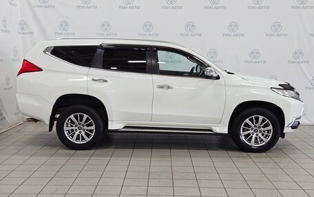 Mitsubishi Pajero Sport III рестайлинг, 2017 год, 1 982 000 рублей, 4 фотография