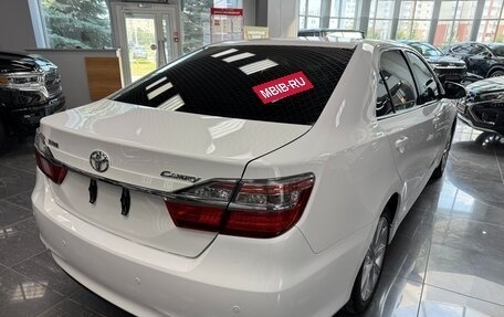 Toyota Camry, 2015 год, 1 890 000 рублей, 4 фотография