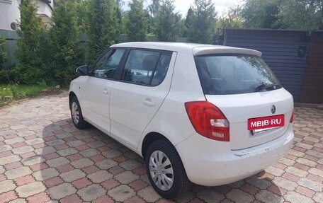 Skoda Fabia II, 2013 год, 749 000 рублей, 2 фотография