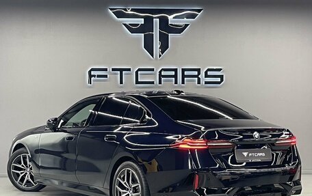 BMW 5 серия, 2023 год, 6 994 000 рублей, 2 фотография