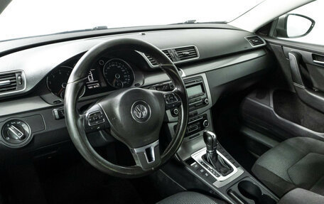 Volkswagen Passat B7, 2011 год, 749 898 рублей, 11 фотография