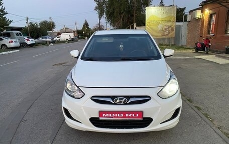 Hyundai Solaris II рестайлинг, 2013 год, 760 000 рублей, 1 фотография