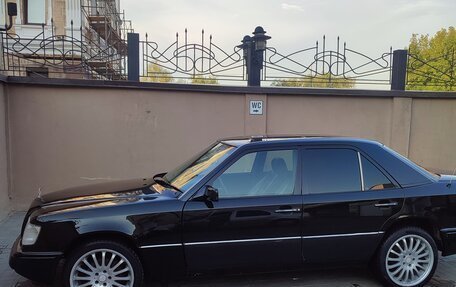 Mercedes-Benz E-Класс, 1995 год, 580 000 рублей, 5 фотография