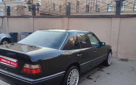 Mercedes-Benz E-Класс, 1995 год, 580 000 рублей, 7 фотография