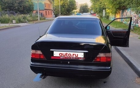 Mercedes-Benz E-Класс, 1995 год, 580 000 рублей, 8 фотография