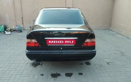 Mercedes-Benz E-Класс, 1995 год, 580 000 рублей, 9 фотография
