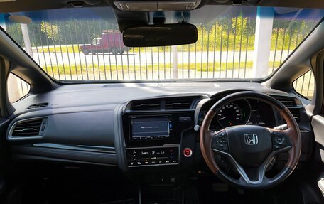 Honda Fit III, 2018 год, 1 359 000 рублей, 10 фотография