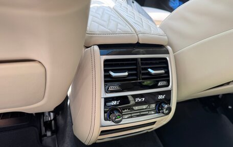 BMW 7 серия, 2019 год, 5 450 000 рублей, 14 фотография