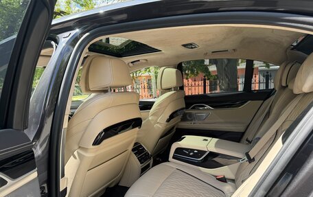 BMW 7 серия, 2019 год, 5 450 000 рублей, 17 фотография