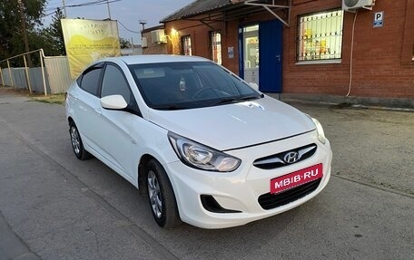 Hyundai Solaris II рестайлинг, 2013 год, 760 000 рублей, 2 фотография