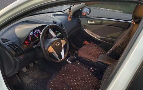 Hyundai Solaris II рестайлинг, 2013 год, 760 000 рублей, 8 фотография