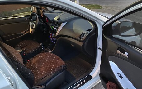 Hyundai Solaris II рестайлинг, 2013 год, 760 000 рублей, 9 фотография