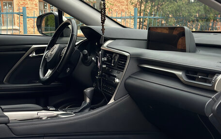 Lexus RX IV рестайлинг, 2018 год, 3 650 000 рублей, 12 фотография
