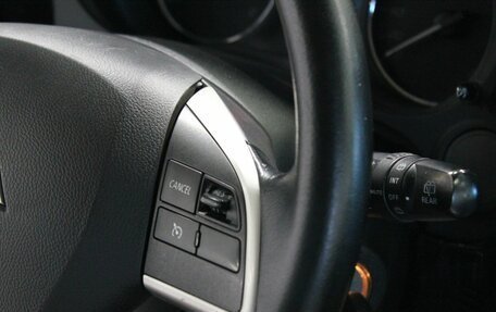 Mitsubishi Outlander III рестайлинг 3, 2013 год, 990 000 рублей, 13 фотография