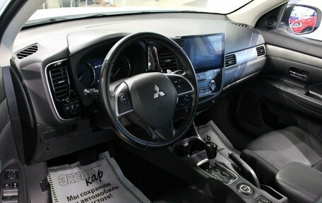 Mitsubishi Outlander III рестайлинг 3, 2013 год, 990 000 рублей, 9 фотография