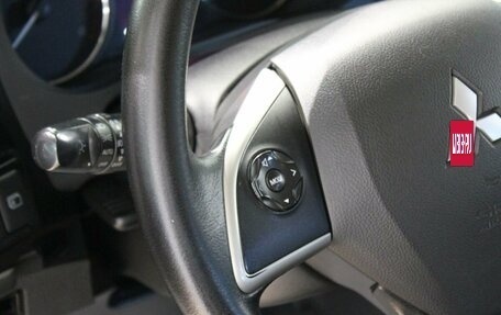 Mitsubishi Outlander III рестайлинг 3, 2013 год, 990 000 рублей, 10 фотография