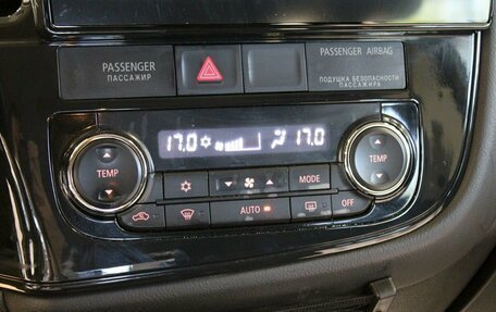 Mitsubishi Outlander III рестайлинг 3, 2013 год, 990 000 рублей, 16 фотография
