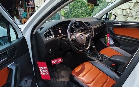 Volkswagen Tiguan II, 2017 год, 2 830 000 рублей, 3 фотография