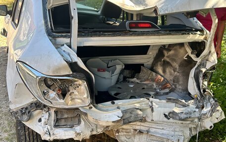 Renault Logan II, 2015 год, 230 000 рублей, 8 фотография