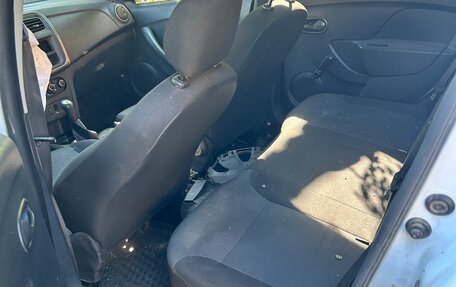 Renault Logan II, 2015 год, 230 000 рублей, 9 фотография
