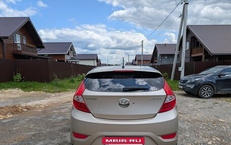 Hyundai Solaris II рестайлинг, 2011 год, 650 000 рублей, 6 фотография