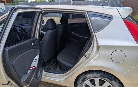 Hyundai Solaris II рестайлинг, 2011 год, 650 000 рублей, 19 фотография