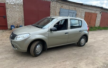 Renault Logan I, 2011 год, 700 000 рублей, 2 фотография