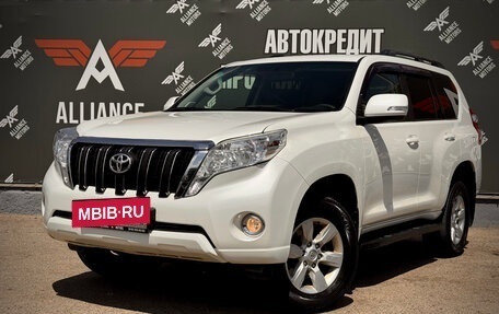 Toyota Land Cruiser Prado 150 рестайлинг 2, 2014 год, 3 300 000 рублей, 3 фотография