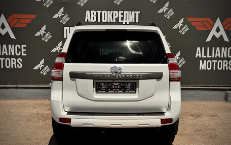 Toyota Land Cruiser Prado 150 рестайлинг 2, 2014 год, 3 300 000 рублей, 6 фотография