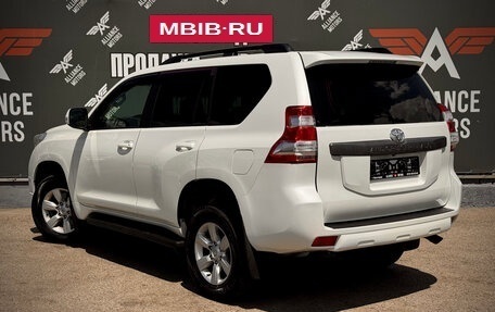 Toyota Land Cruiser Prado 150 рестайлинг 2, 2014 год, 3 300 000 рублей, 5 фотография