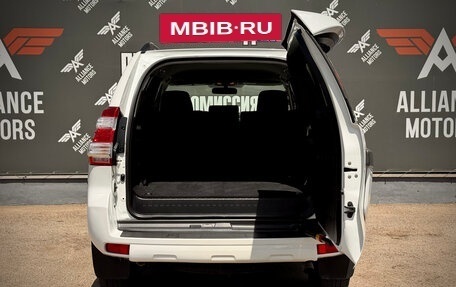 Toyota Land Cruiser Prado 150 рестайлинг 2, 2014 год, 3 300 000 рублей, 7 фотография