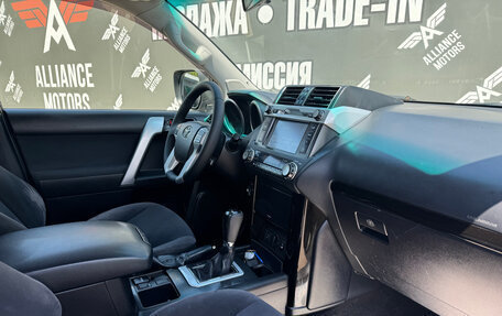 Toyota Land Cruiser Prado 150 рестайлинг 2, 2014 год, 3 300 000 рублей, 24 фотография