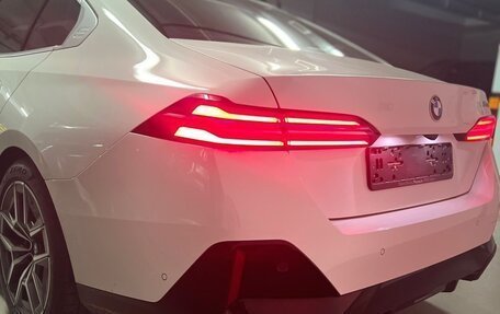 BMW 5 серия, 2023 год, 6 550 000 рублей, 4 фотография